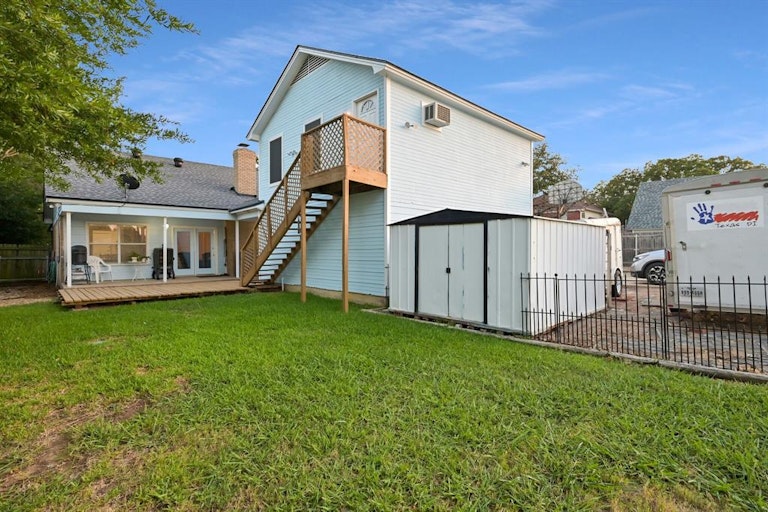 Photo 38 of 40 - 5607 Oak Branch Dr, Arlington, TX 76016