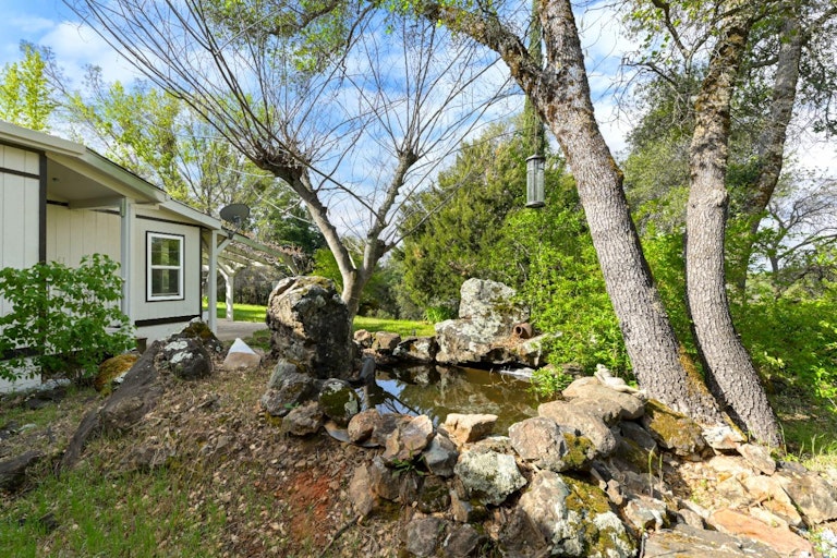 Photo 16 of 73 - 23236 Baker Ct, Auburn, CA 95602
