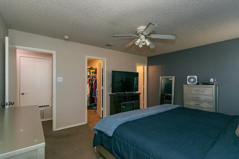 Photo 15 of 26 - 8120 Cutter Hill Ave, Fort Worth, TX 76134