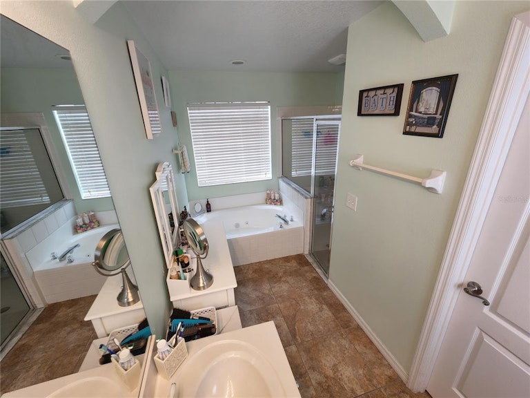 Photo 24 of 34 - 2652 Hawthorne Ln, Kissimmee, FL 34743