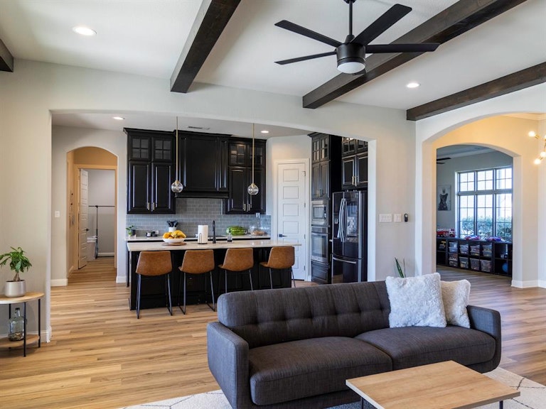 Photo 7 of 24 - 2580 Christine Ln, Midlothian, TX 76065
