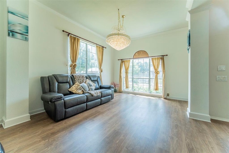 Photo 20 of 28 - 801 Saint Eric Dr, Mansfield, TX 76063