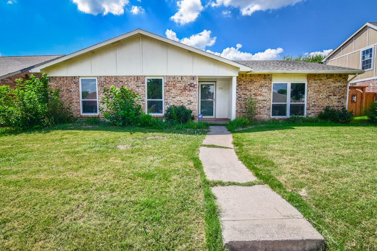 Photo 1 of 37 - 6808 Fryer St, The Colony, TX 75056