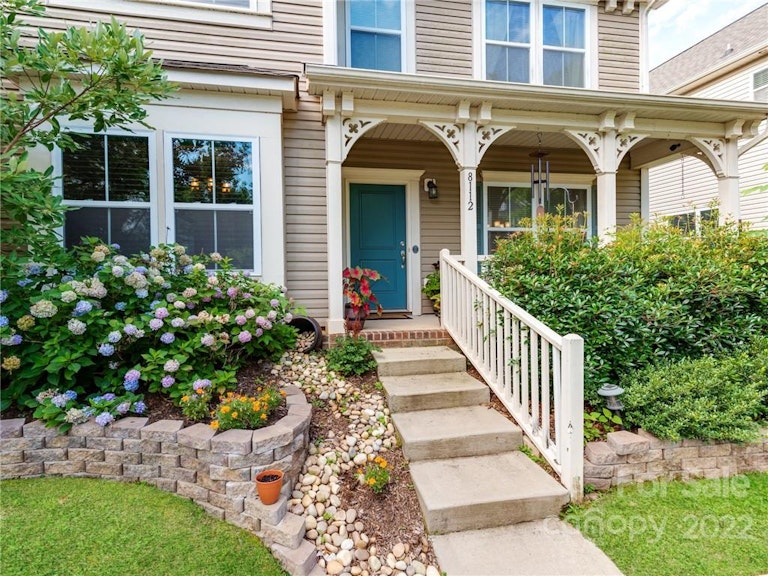 Photo 1 of 39 - 8112 Dumphries Dr, Huntersville, NC 28078