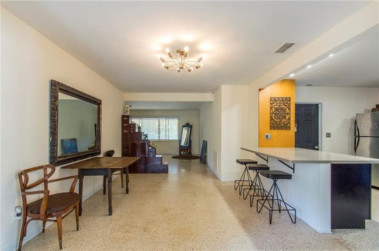 Photo 7 of 19 - 5690 Dr Martin Luther King Jr St S, Saint Petersburg, FL 33705
