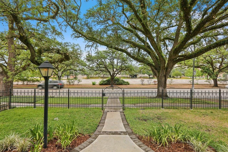 Photo 46 of 49 - 2203 University Blvd, Houston, TX 77030