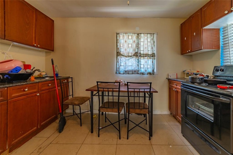 Photo 20 of 51 - 6704 50th Ave N, Saint Petersburg, FL 33709