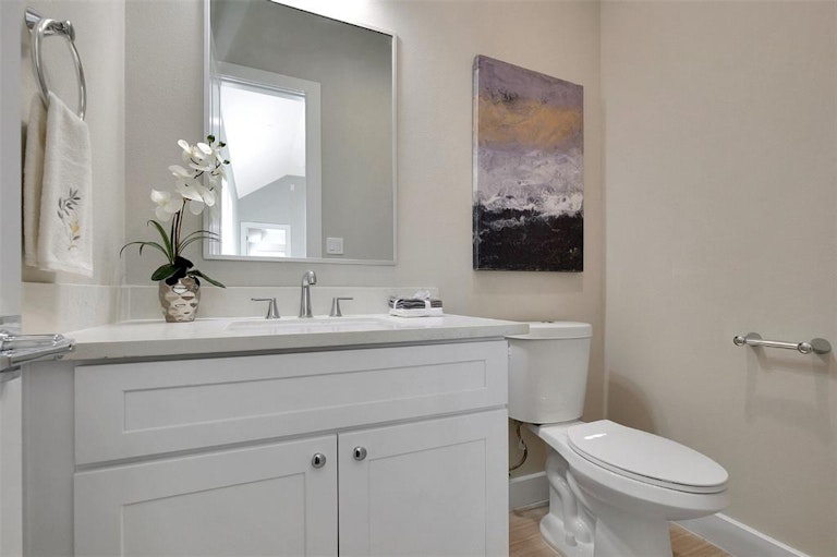 Photo 16 of 28 - 5509 Beall St Unit C, Houston, TX 77091