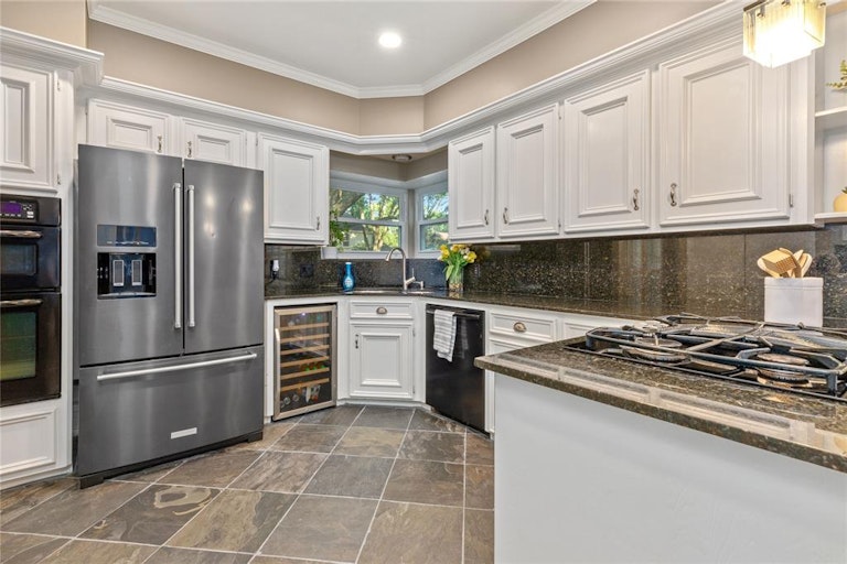 Photo 13 of 41 - 2715 Rustic Woods Dr, Kingwood, TX 77345