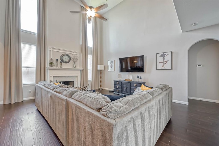 Photo 14 of 50 - 5606 Sage Willow Ln, Rosharon, TX 77583