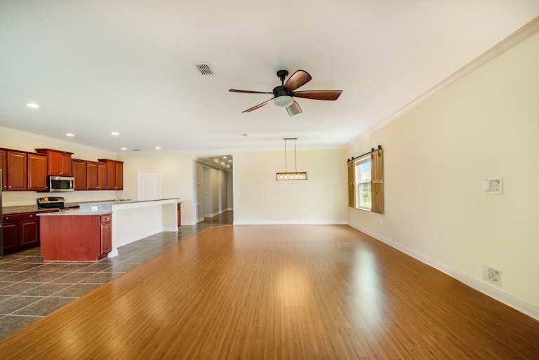 Photo 15 of 19 - 100 Blanco Dr, Deland, FL 32724