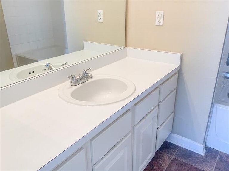 Photo 23 of 43 - 1309 Bay Club Cir #1309, Tampa, FL 33607