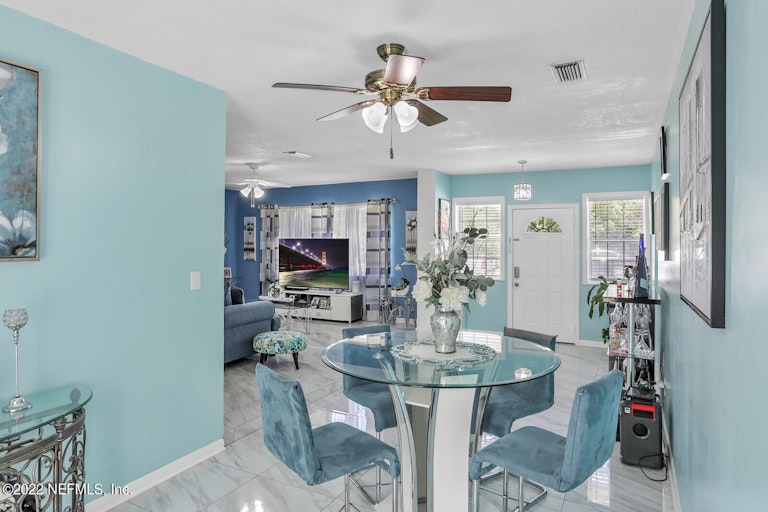 Photo 12 of 27 - 557 Laurina St, Jacksonville, FL 32216