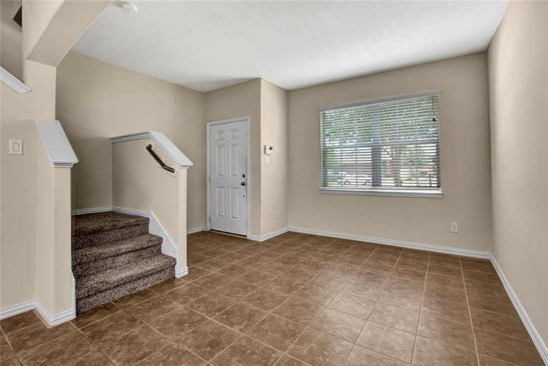 Photo 2 of 28 - 8302 Quest Ct, Rosharon, TX 77583