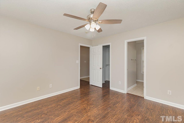Photo 14 of 32 - 155 Duck Pond Ln, Clayton, NC 27520
