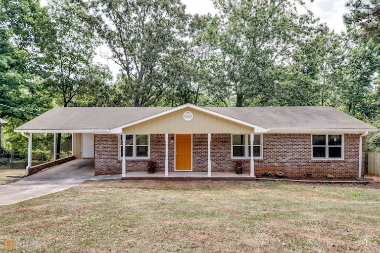 Photo 1 of 24 - 2920 NW Landmark Dr, Conyers, GA 30094