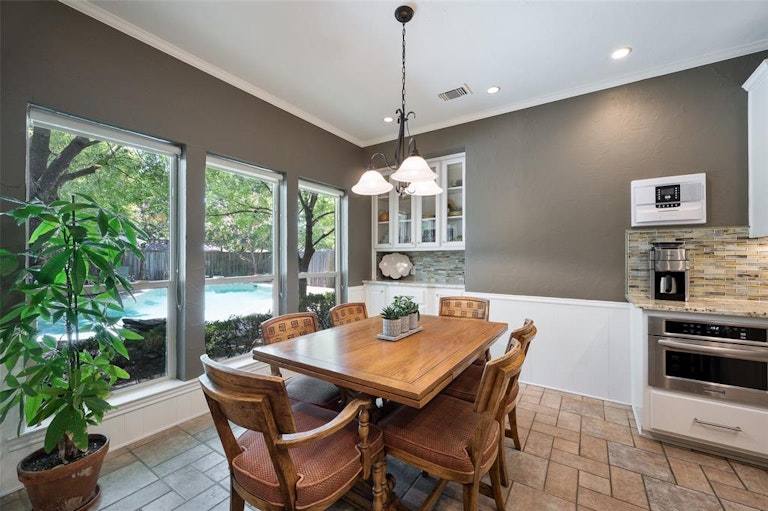 Photo 22 of 40 - 7336 Williamswood Dr, Dallas, TX 75252