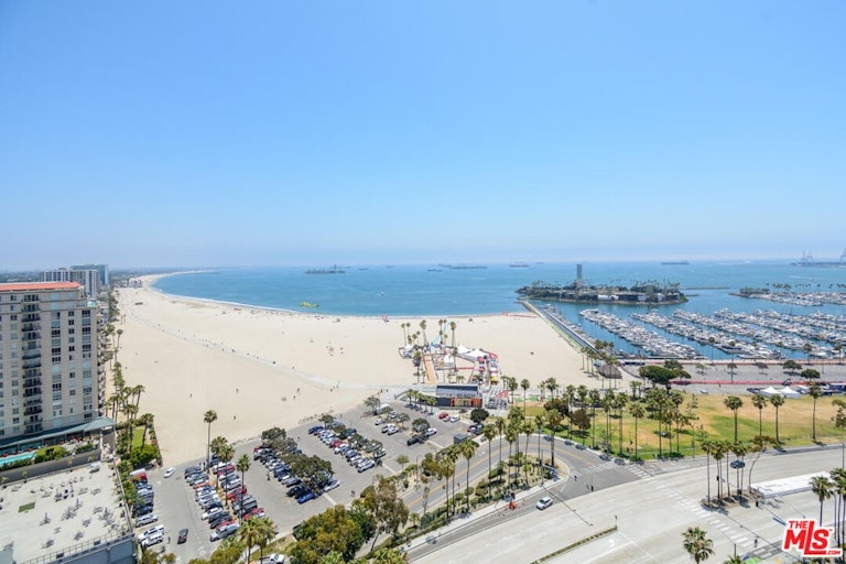Photo 2 of 24 - 700 E Ocean Blvd #2605, Long Beach, CA 90802