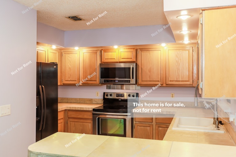 Photo 4 of 27 - 4836 Rustic Woods Dr, Jacksonville, FL 32257