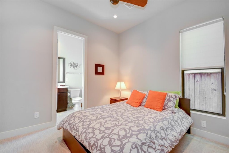 Photo 13 of 49 - 5638 Petty St Unit C, Houston, TX 77007