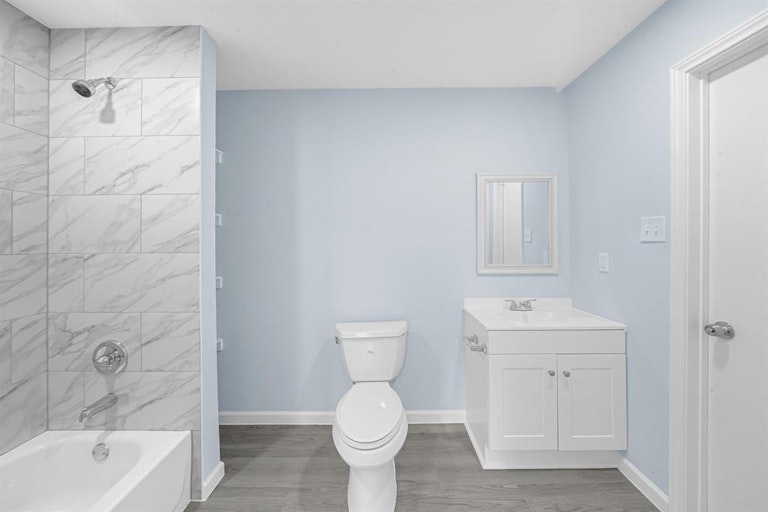 Photo 14 of 19 - 6302 Crane St, Houston, TX 77026