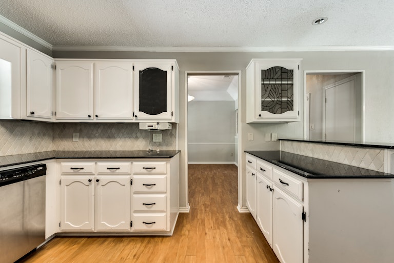 Photo 8 of 26 - 3615 Dalton Dr, Corinth, TX 76208