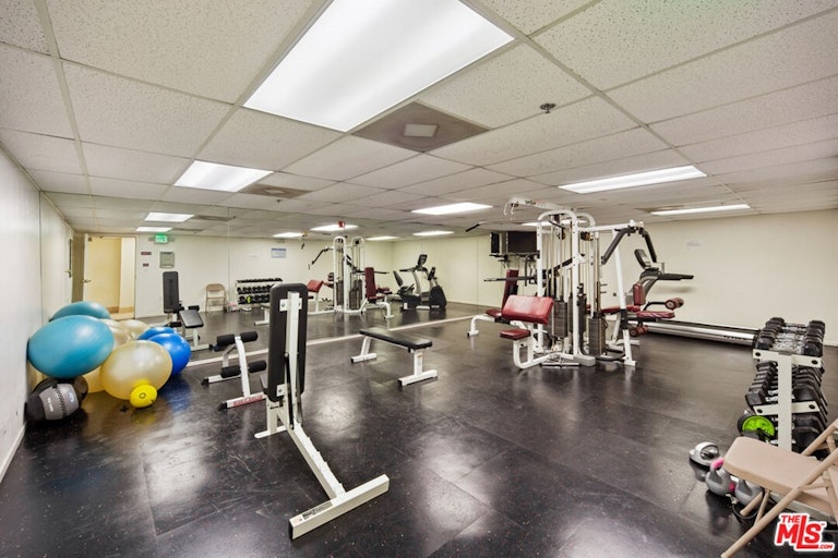 Photo 25 of 27 - 4501 Cedros Ave #324, Sherman Oaks, CA 91403