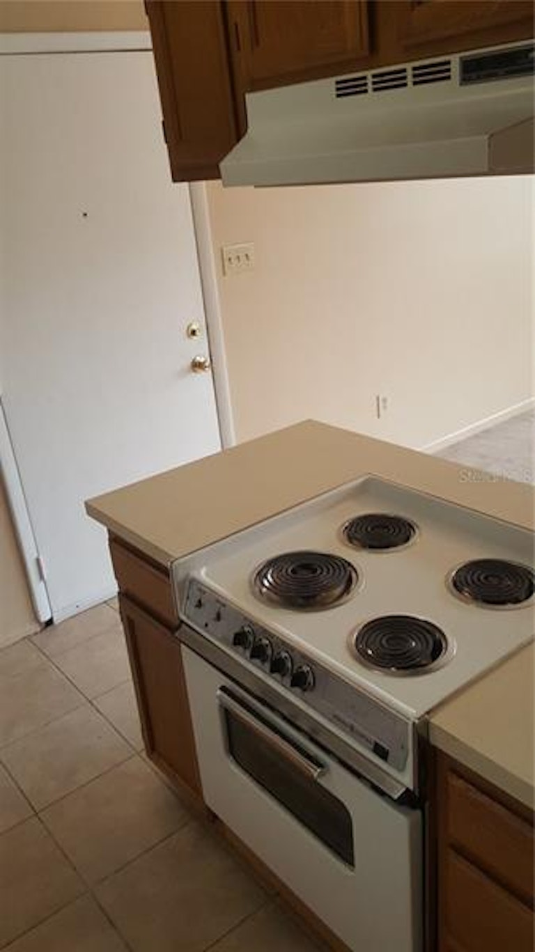 Photo 11 of 22 - 4609 Cason Cove Dr #517, Orlando, FL 32811