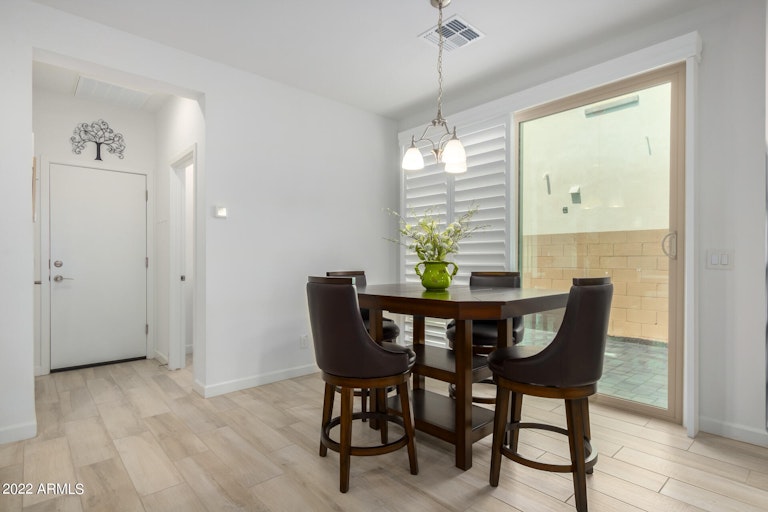 Photo 7 of 26 - 2056 W Trotter Trl, Phoenix, AZ 85085