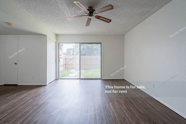 Photo 5 of 18 - 3402 W Echo Ln, Phoenix, AZ 85051