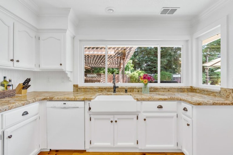Photo 22 of 44 - 9245 Laguna Lake Way, Elk Grove, CA 95758