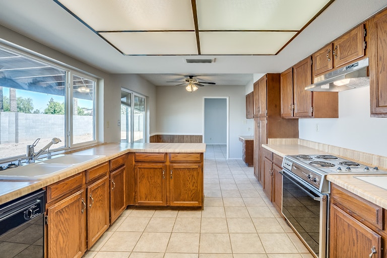Photo 2 of 19 - 1810 S Palmer, Mesa, AZ 85210