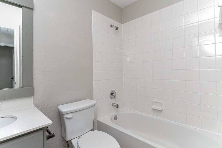 Photo 16 of 27 - 1420 N Houston St, Royse City, TX 75189