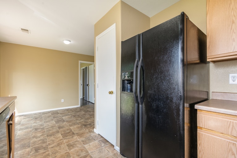 Photo 10 of 19 - 15645 E 50th Ave, Denver, CO 80239
