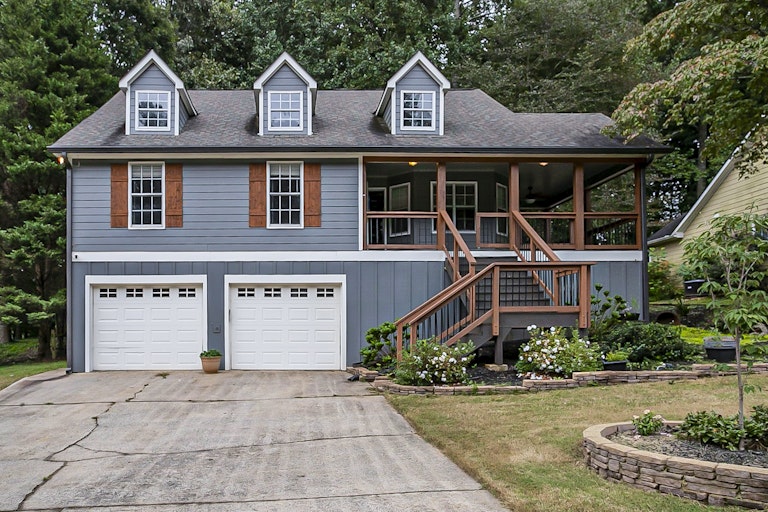 Photo 1 of 25 - 924 Rose Creek Trl, Woodstock, GA 30189