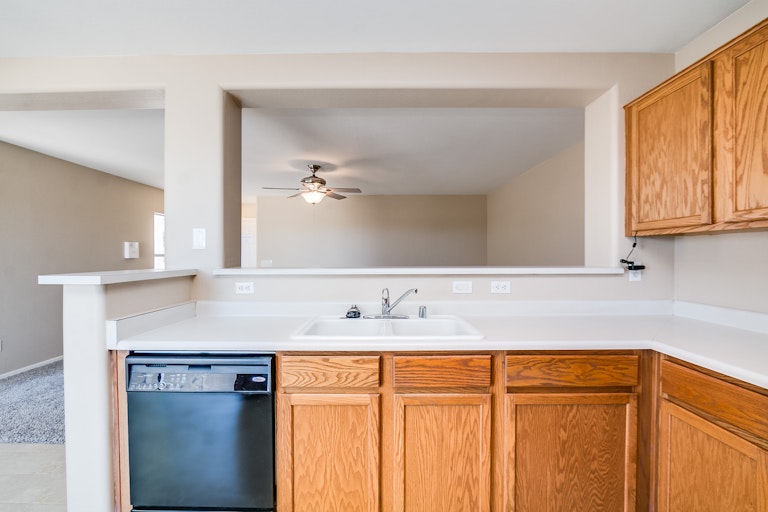 Photo 9 of 31 - 1601 S 225th Ln, Buckeye, AZ 85326
