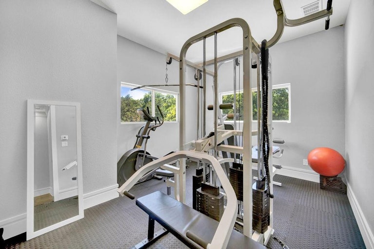 Photo 31 of 31 - 4806 Lynnacre Dr, Dallas, TX 75211