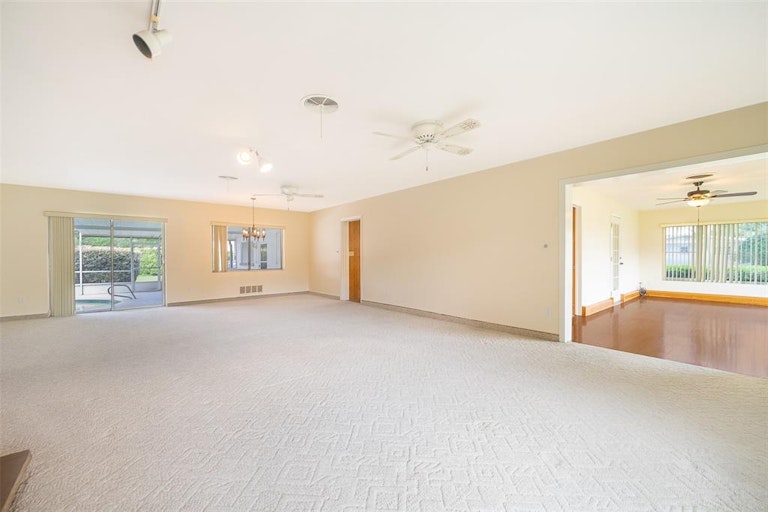 Photo 16 of 38 - 304 Kentucky Ave, Saint Cloud, FL 34769