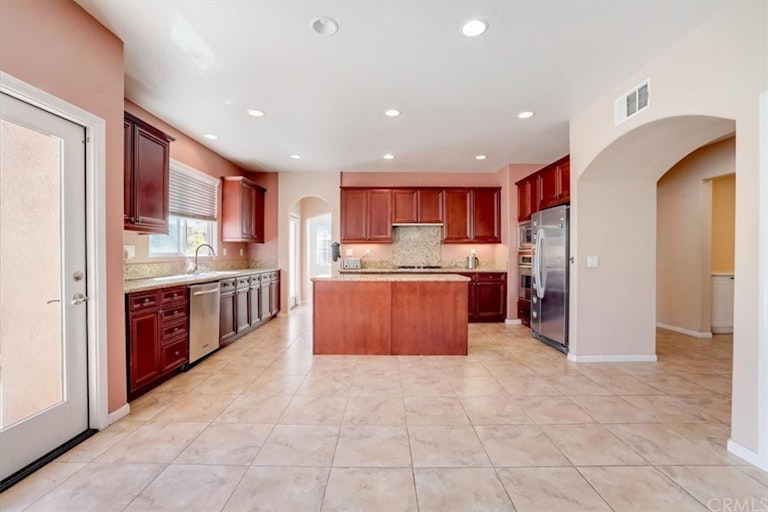 Photo 16 of 61 - 31916 Corte San Pablo, Winchester, CA 92596