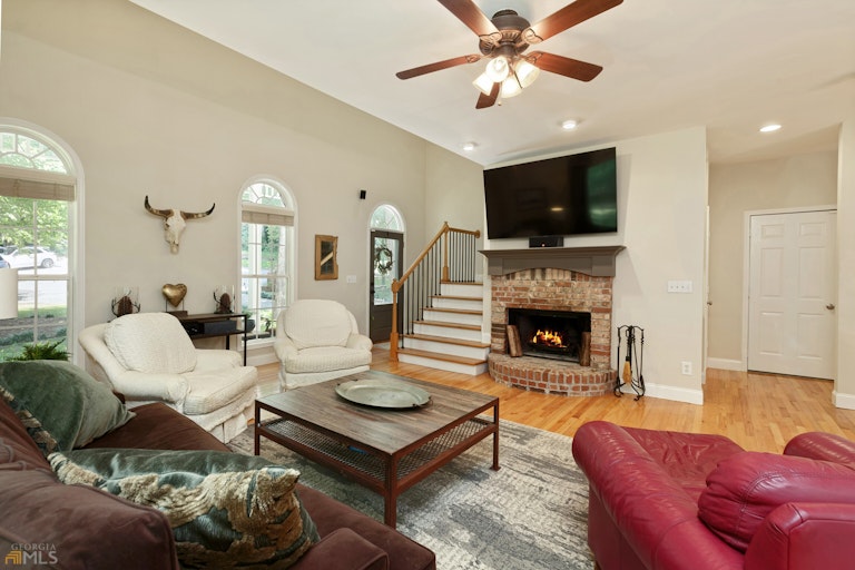 Photo 10 of 59 - 2550 Johnston Rd NW, Kennesaw, GA 30152