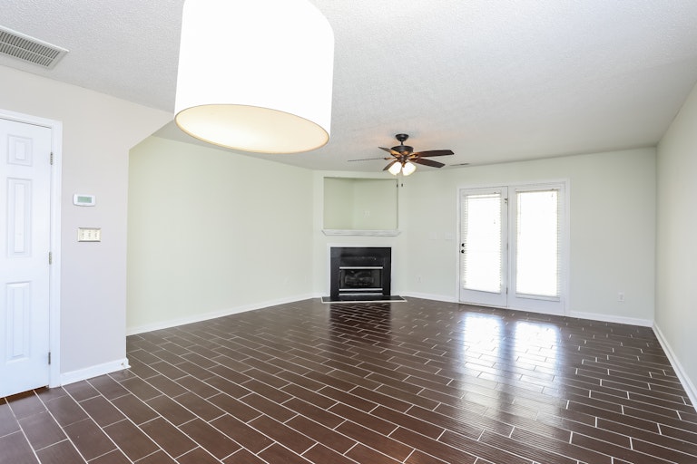 Photo 3 of 25 - 2211 Turtle Point Dr, Raleigh, NC 27604