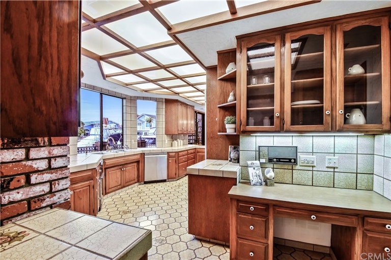 Photo 15 of 45 - 3682 Escapade Cir, Huntington Beach, CA 92649