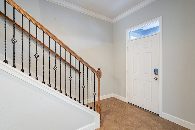 Photo 11 of 28 - 10611 Village Lake Rd, Windermere, FL 34786