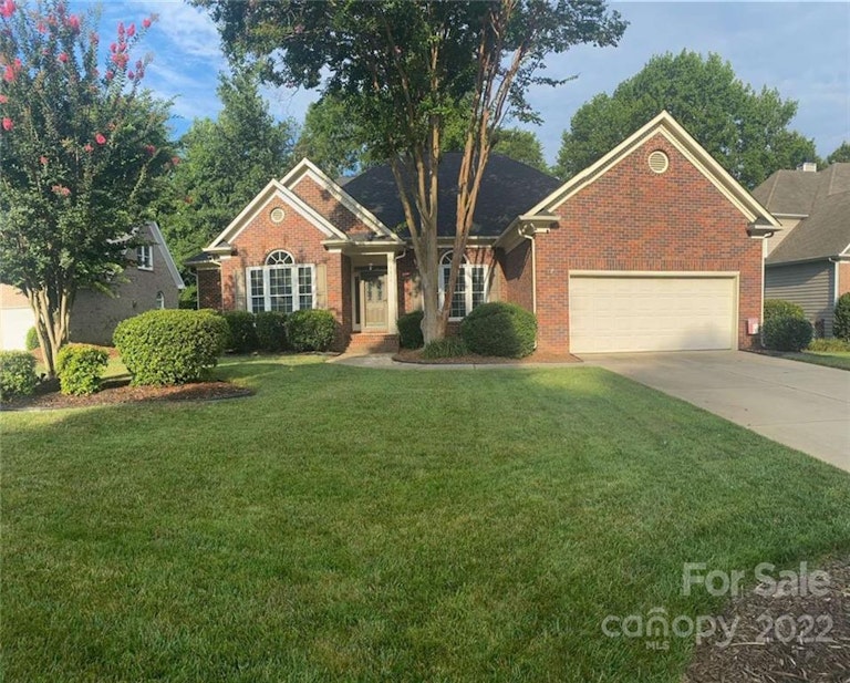 Photo 1 of 19 - 9614 Black Watch Ct, Charlotte, NC 28277