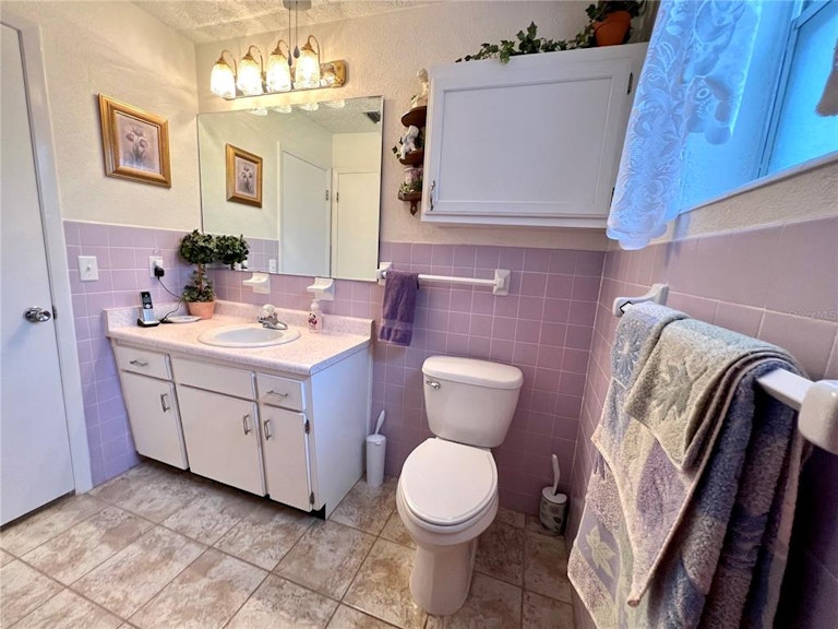 Photo 33 of 48 - 1519 S Lake Shipp Dr, Winter Haven, FL 33880