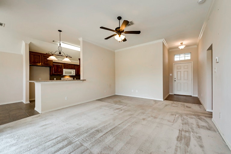 Photo 11 of 25 - 219 Quail Run, Aubrey, TX 76227