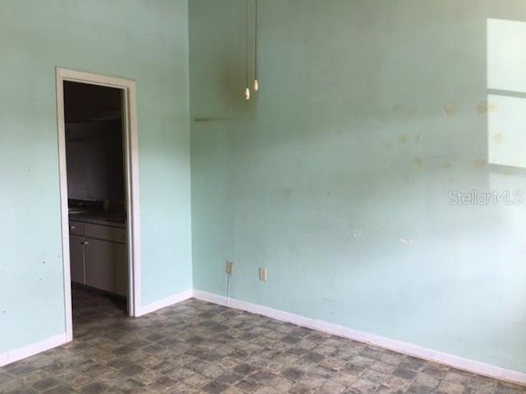 Photo 10 of 15 - 960 Westridge Dr #13L, Debary, FL 32713