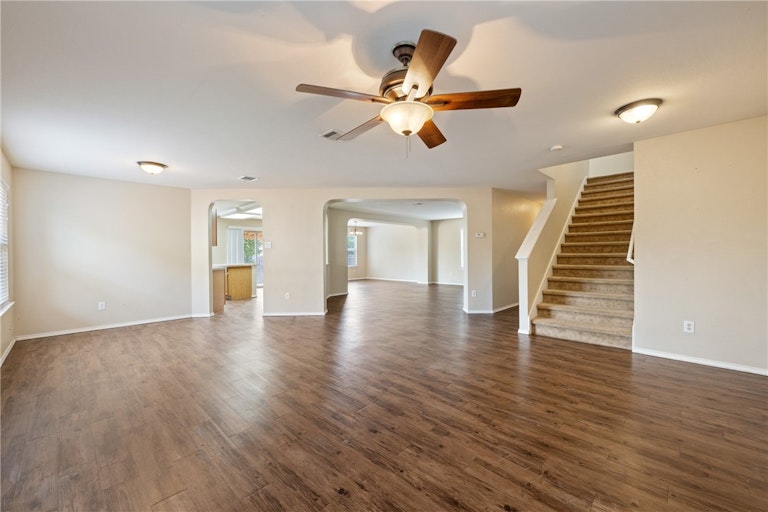 Photo 10 of 39 - 204 Debbie Ann Dr, Leander, TX 78641