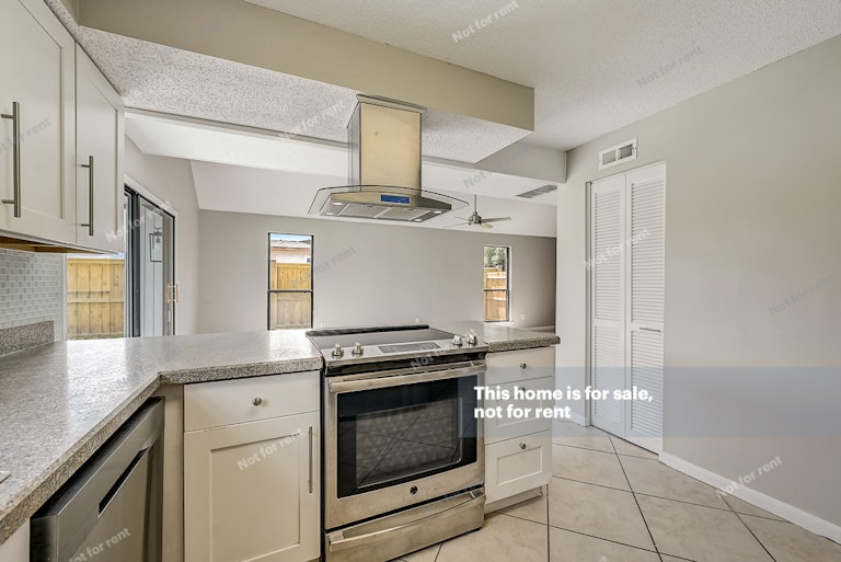 Photo 27 of 32 - 517 Robles Ln, Ponte Vedra Beach, FL 32082