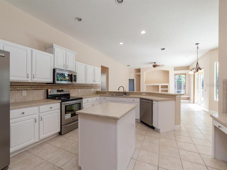 Photo 11 of 25 - 534 Planters Manor Way, Bradenton, FL 34212